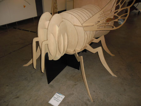 do not dismantle the bee