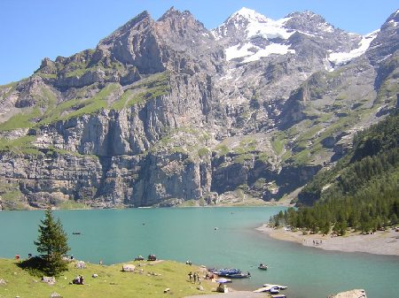Oeschinensee in de zon