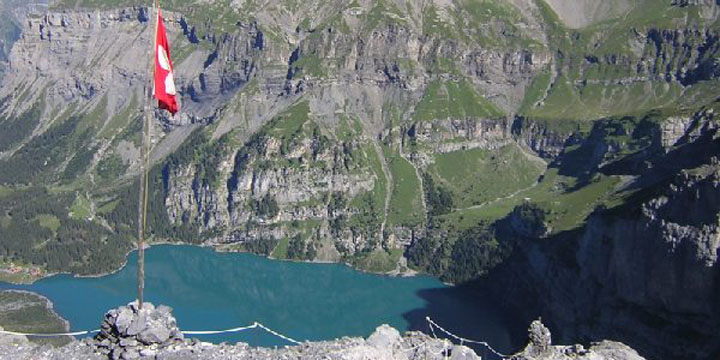 uitzicht op de Oeschinensee