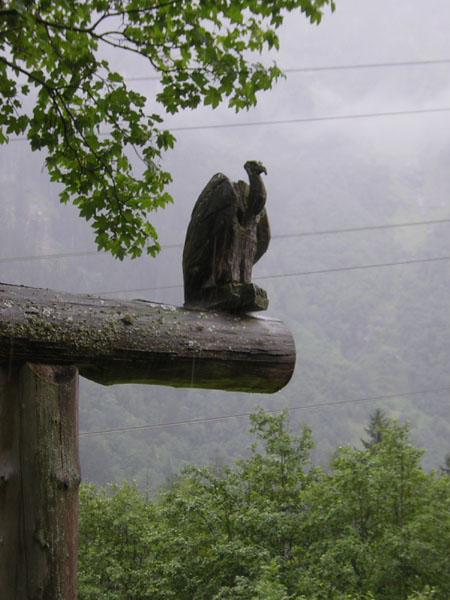 houtsnijwerk onderweg