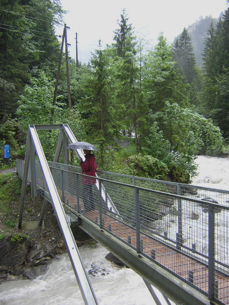 spiksplinternieuwe brug