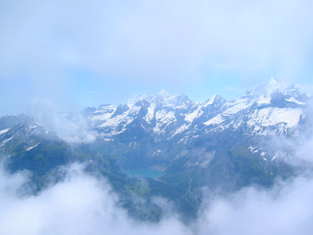een gaatje voor de Oeschinensee