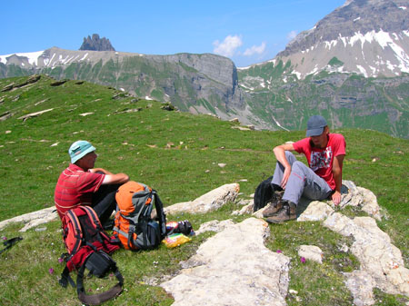 pauze omringd door bergen