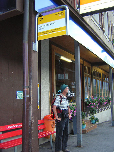 wachten op de eerste bus