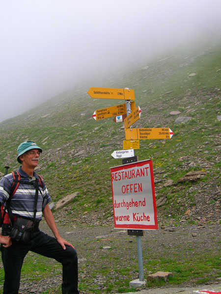 in de mist bij de Schilthornhutte