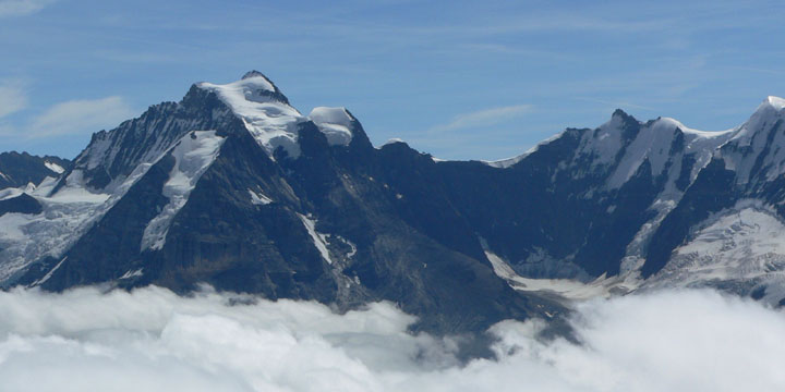boven de wolken schijnt de zon