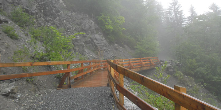 de weerbestendige route naar Isenfluh