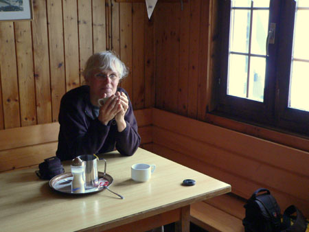 lekker binnen aan de thee