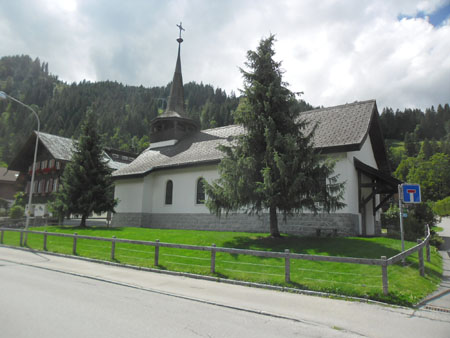 kerkje in Lenk
