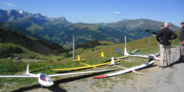 zweefvliegtuigjes op de Hahnenmoos