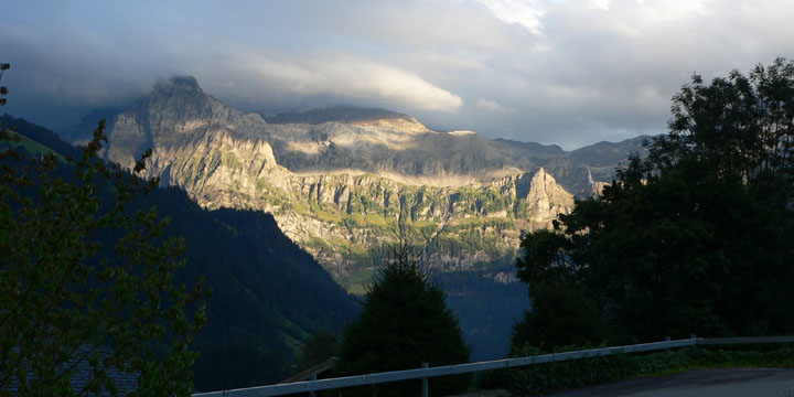 het spel van licht op de bergen