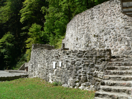 ruine van het Hinteres Bad