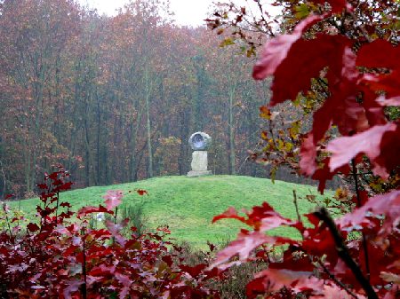 monument voor de grondlegster van het Pieterpad
