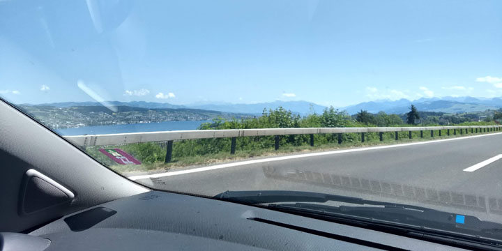 water en bergen na Zurich
