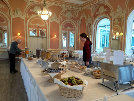 grandeur in de ontbijtzaal