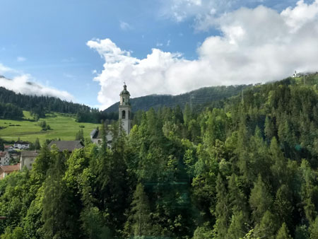 kerk bij Tiefencastel